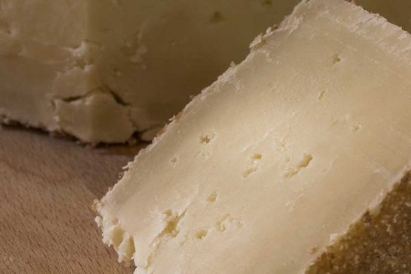 Formaggio pecorino muffa bianca nobile 350 gr